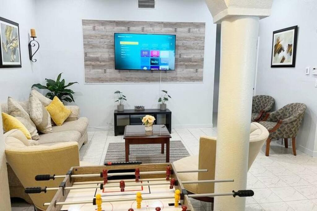 Amazing & Cozy Duplex Near Zoo Miami ! Vila Exterior foto