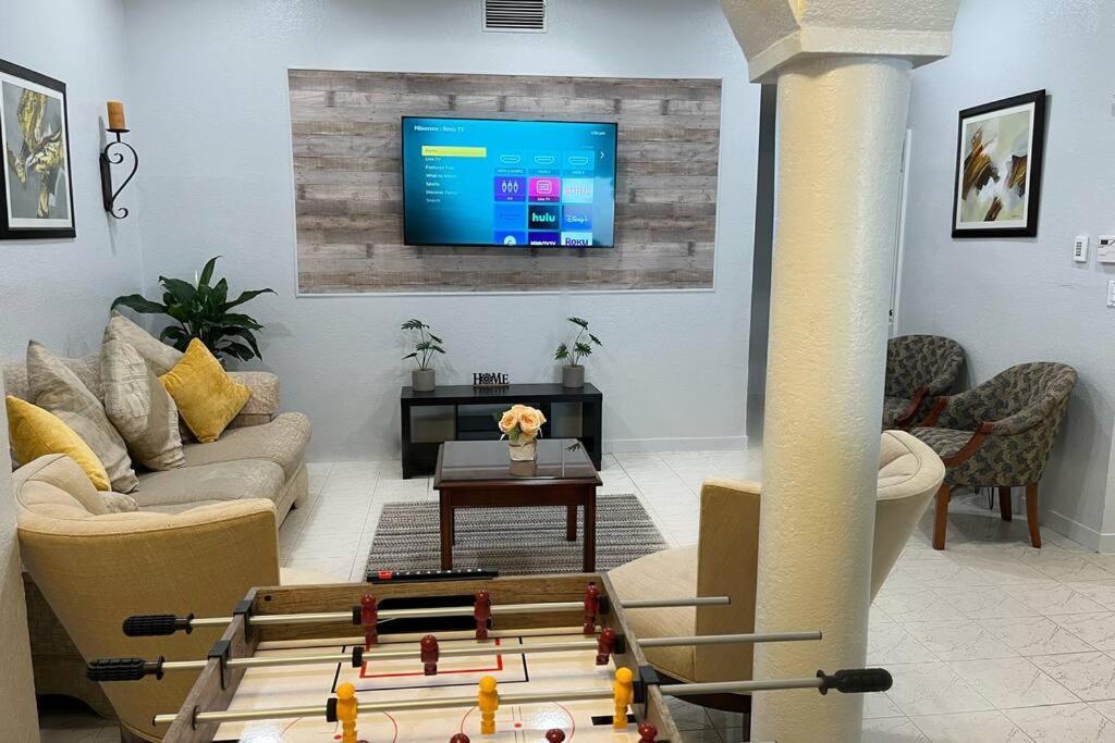 Amazing & Cozy Duplex Near Zoo Miami ! Vila Exterior foto