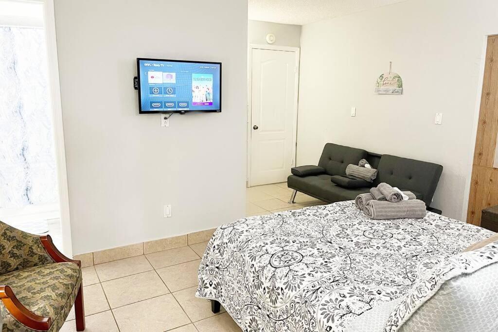Amazing & Cozy Duplex Near Zoo Miami ! Vila Exterior foto