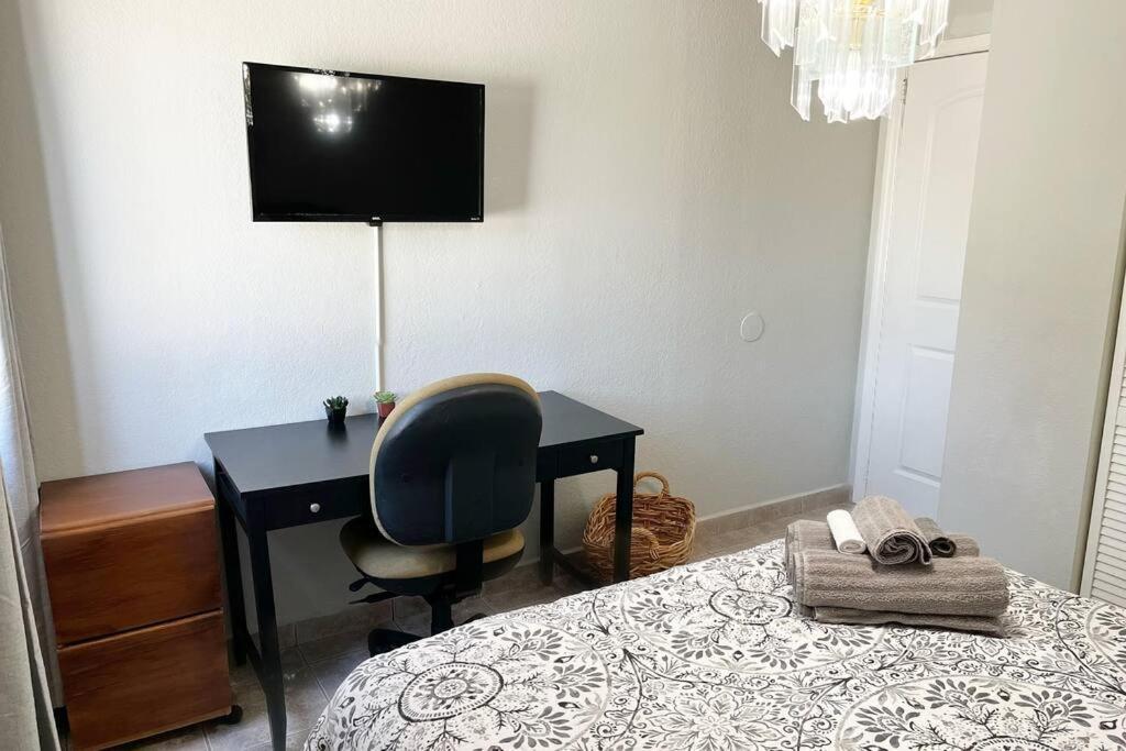 Amazing & Cozy Duplex Near Zoo Miami ! Vila Exterior foto