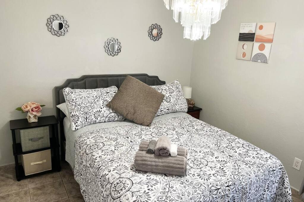 Amazing & Cozy Duplex Near Zoo Miami ! Vila Exterior foto