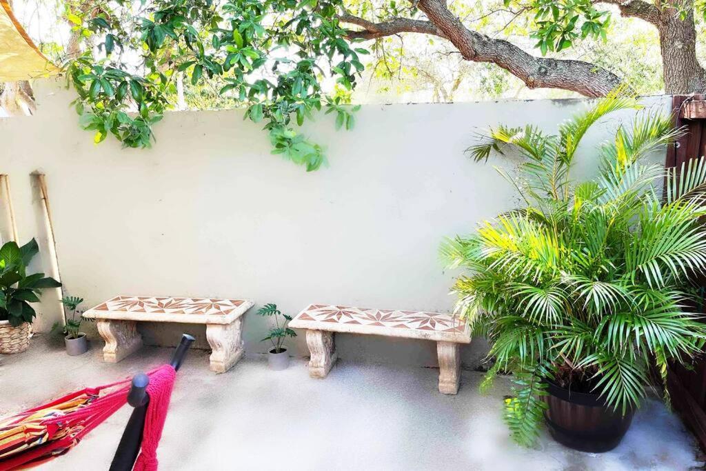 Amazing & Cozy Duplex Near Zoo Miami ! Vila Exterior foto